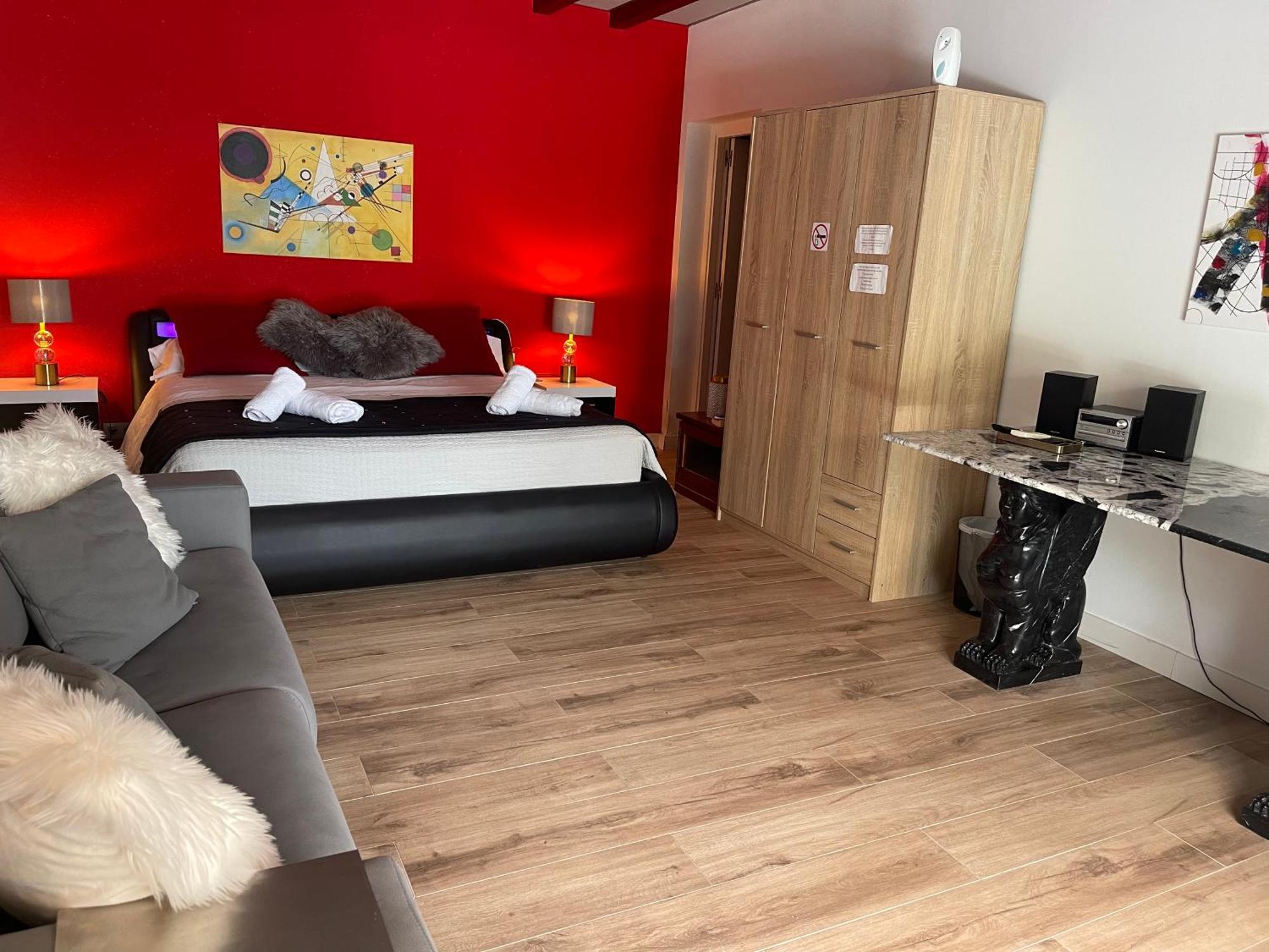 1 Habitacion Con Bano Privado Frente A La Piscina, Maximo Para 4 Personas, No Es La Casa Completa,1Cama Y 1 Sofa-Cama San Vicente Raspeig Zewnętrze zdjęcie